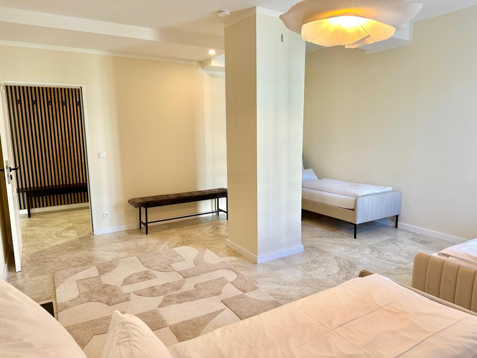 Sanierte 5 Zimmer Luxus Standard Apartment Auf 350Qm ハンブルク エクステリア 写真